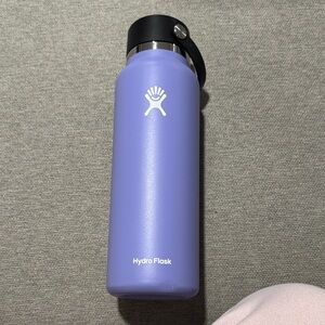 Hydro Flask Lavender Bottle with Black Lid